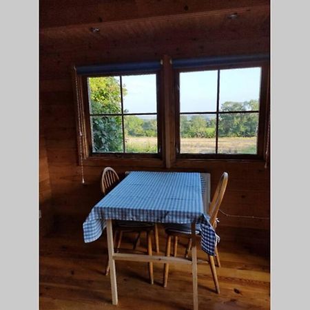לאדלו Self Catering Garden Lodge מראה חיצוני תמונה